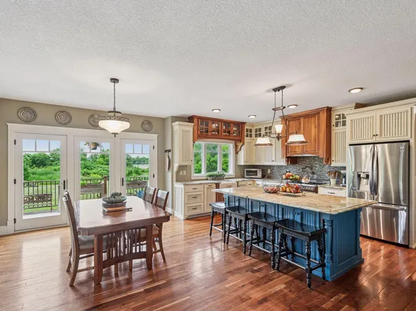 1755 Chateau Way, Maple Plain, MN 55359