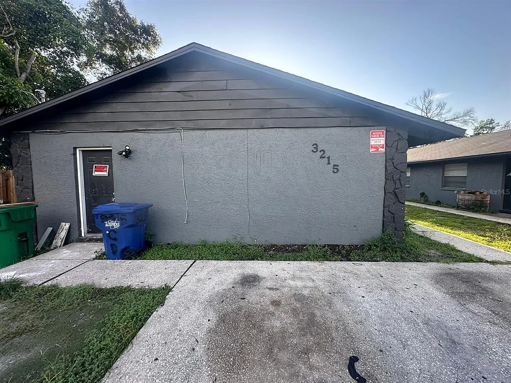 2 bed, 1.0 bath, 783 sqft, $1,400 — Photo 2