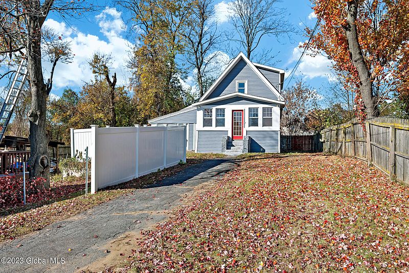 2nd image of 20 Knapp Terrace