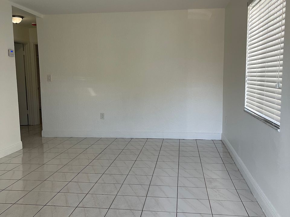 Entrance and living room