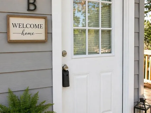 605 Orangewood Dr #B, Conroe, TX 77302