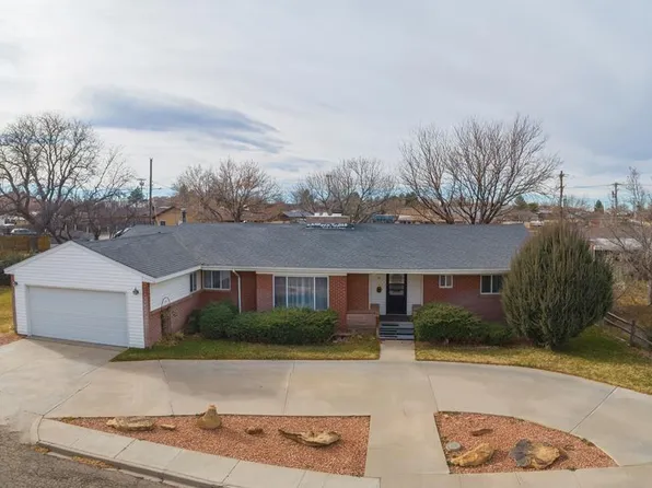 77 Circle Dr, La Junta, CO 81050