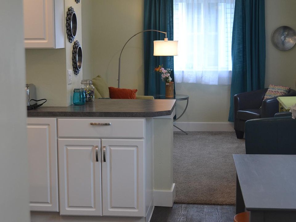 Open plan of kitchen/dining and living room