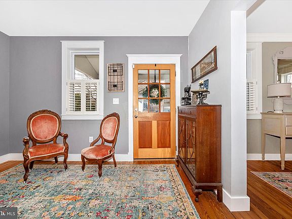 3rd image of 2 E 14th St