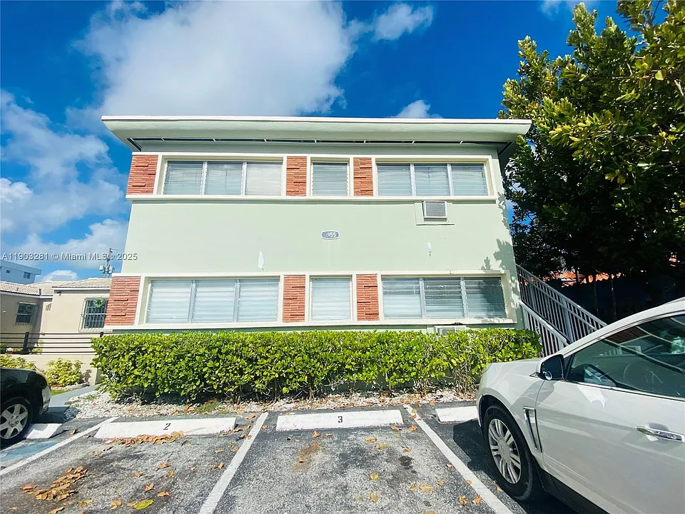 1955 Normandy Dr #2