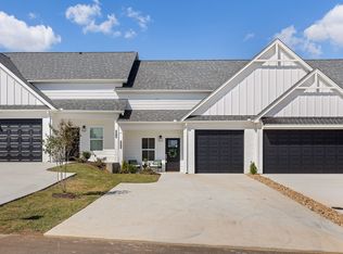 3233 NE Green Turtle Ln, Cleveland, TN 37323