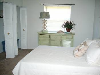 2nd image of 3011 Ingleside Dr APT J