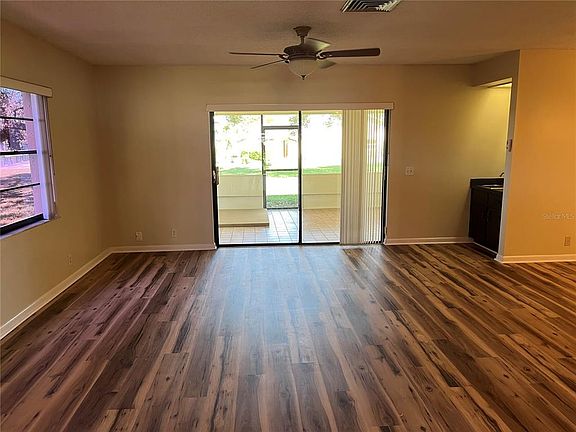 5th image of 1039 Medinah Dr