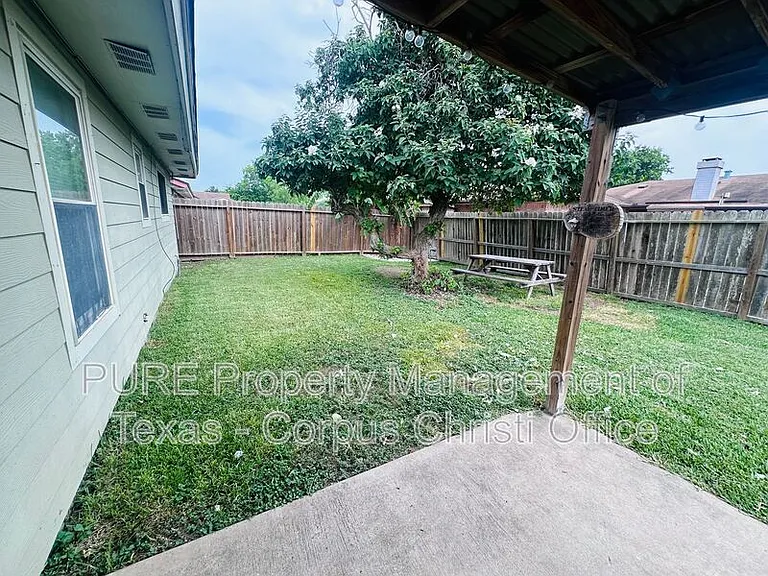 7433 Spitfire Dr — Photo 18