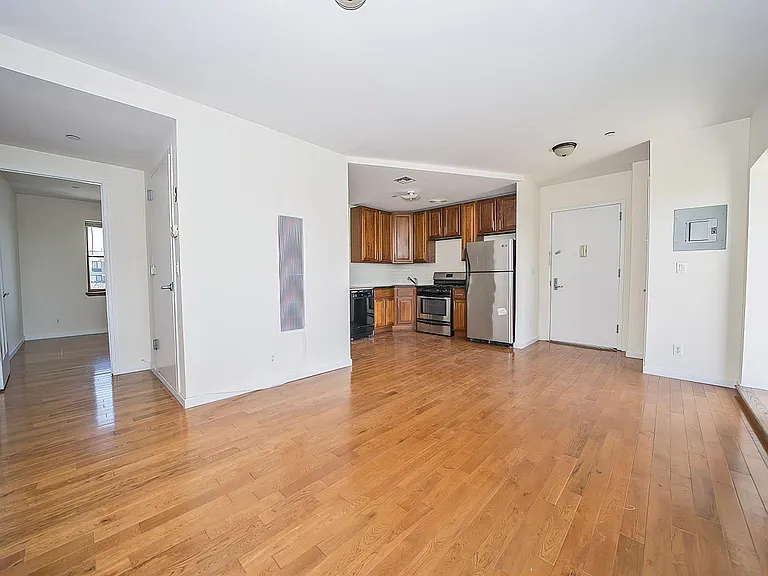 147 Maujer St #7A — Photo 3