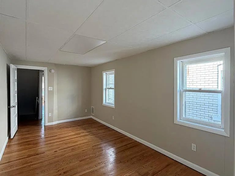 230 E Fairview St — Photo 9