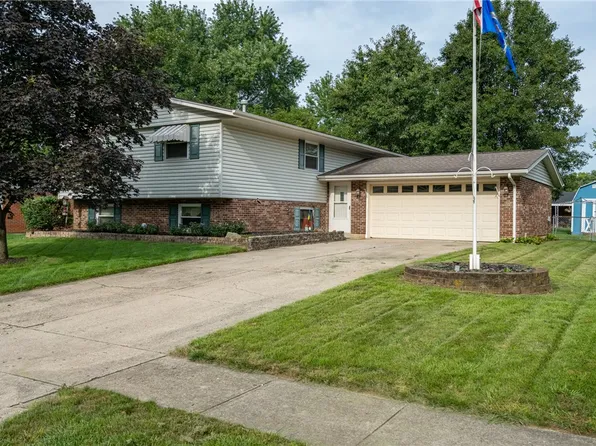 5213 Saum St, Fairborn, OH 45324