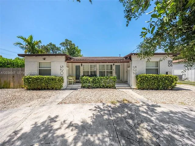 520 NW 104th St