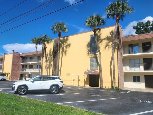 4435 1ST STREET NE #111, ST PETERSBURG, FL 33703