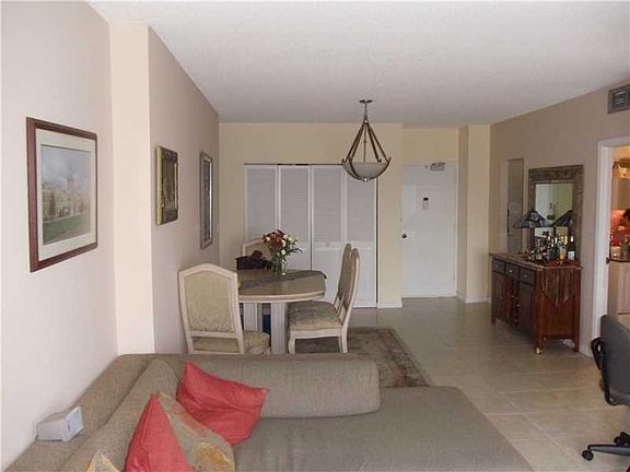 2nd image of 500 Bayview Dr APT 1617