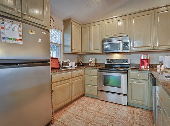 5th image of 383 E River Bend Dr