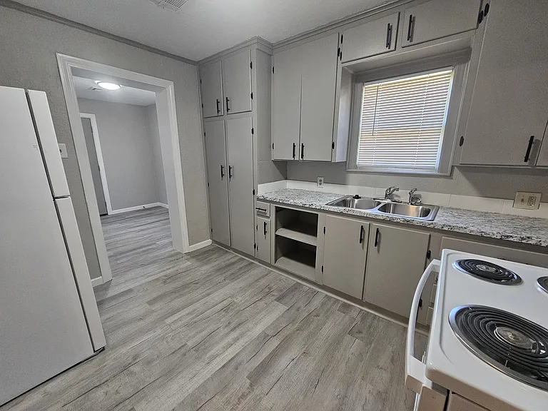 1446 NW 22nd St — Photo 7