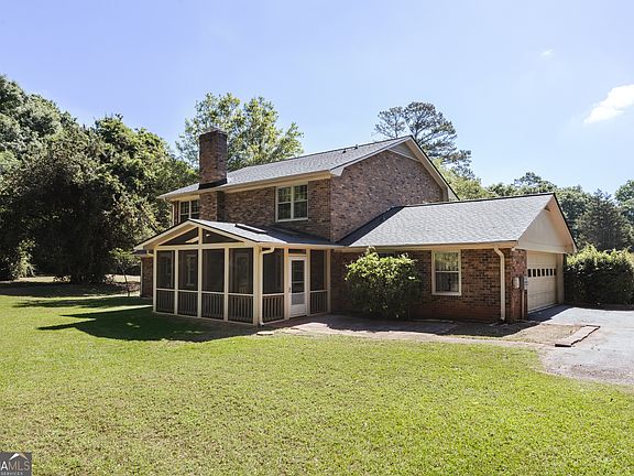 5th image of 100 Robin Rd