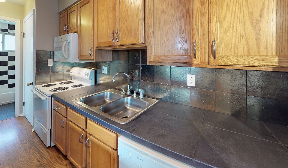 Kitchen storage space