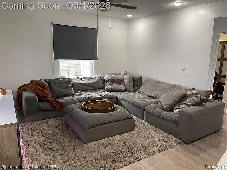 225 Fairgrove Ave — Photo 4