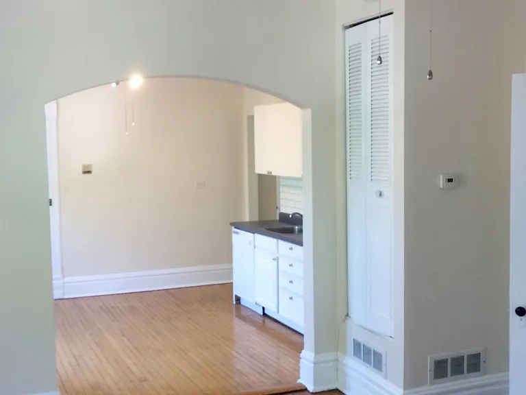 1307 W Henderson St #2 — Photo 3