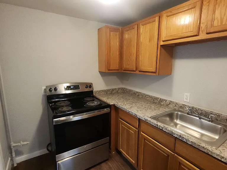 73 Hollywood St #2L — Photo 3