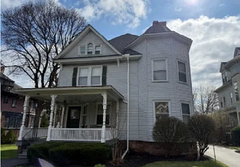28 Portsmouth Ter #1 — Photo 1