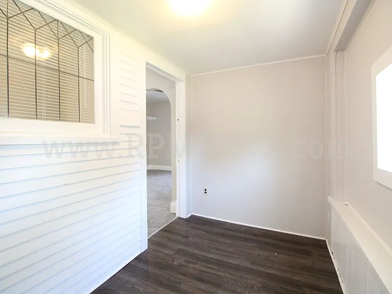 822 Clinton Ave — Photo 2