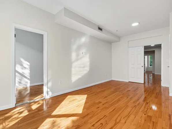 251 Patchen Avenue image 2 of 14