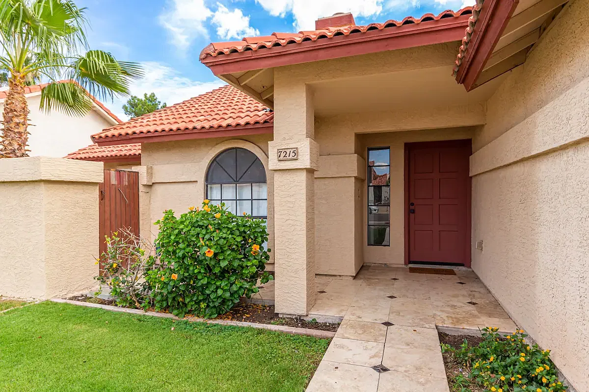 4 bed, 1946 sqft, $3,250 — Photo 3