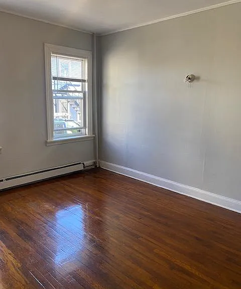 658 Farmington Ave #102 — Photo 6