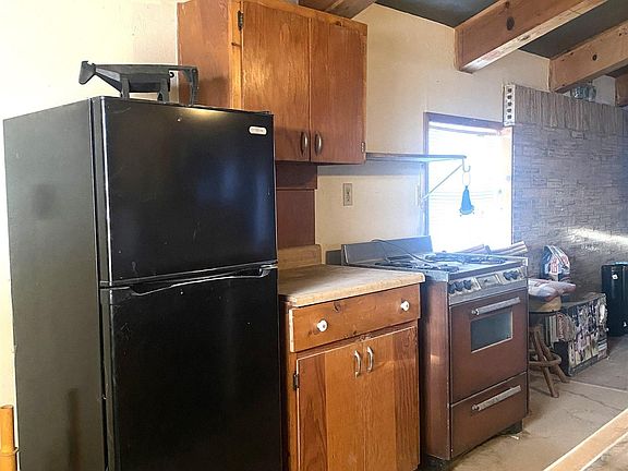 4th image of 64 Colbert Ave