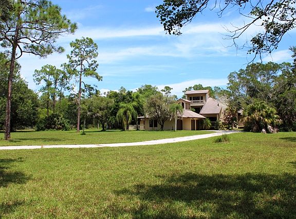 5th image of 15251 Sweetwater Ct