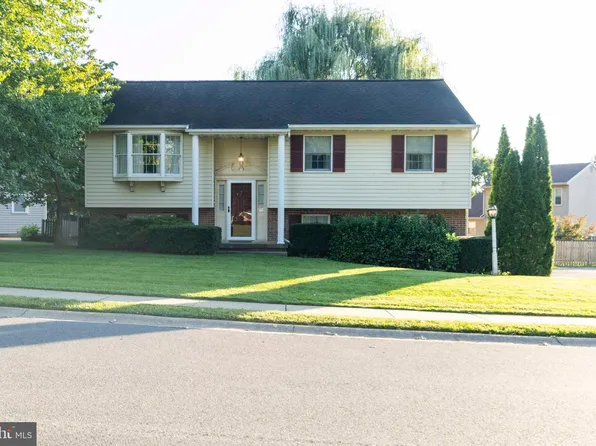 638 Regent Dr, Lancaster, PA 17601
