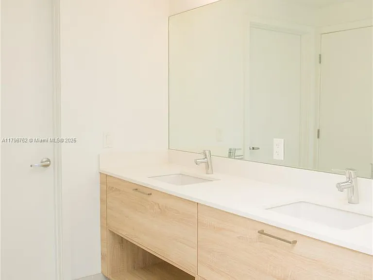 16385 Biscayne Blvd #2615 — Photo 16