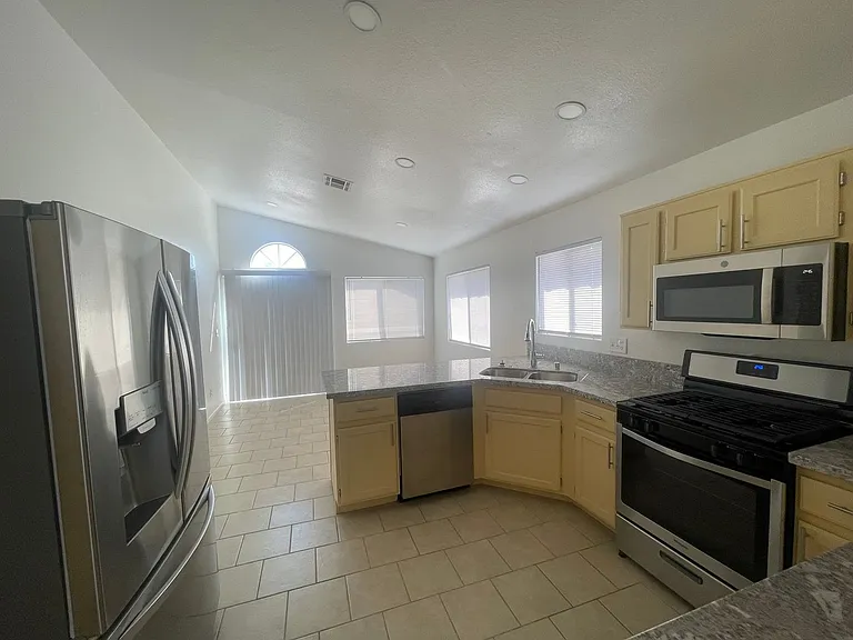7117 Old Village Ave — Photo 4