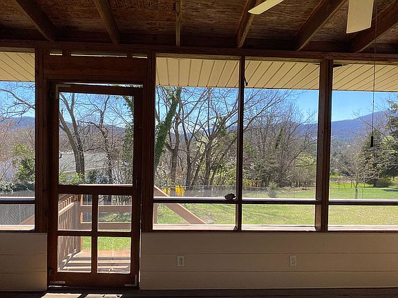 Screened In Porch