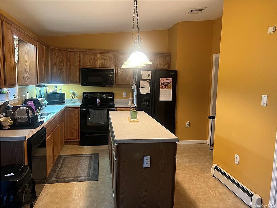 1 Brendella Ct Wallkill, NY, 12589 Apartments for Rent Zillow