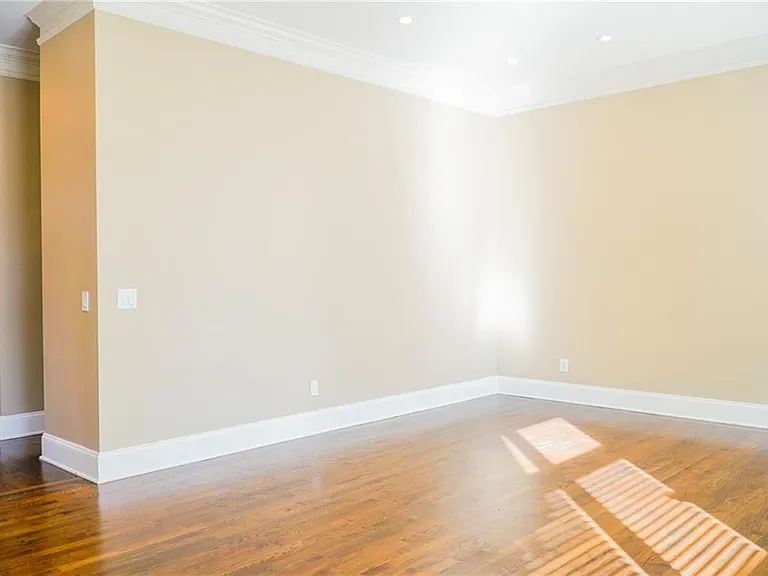 1127 Ashton Bluff Dr — Photo 7