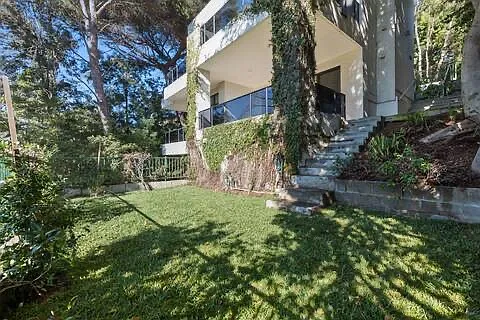 1673 Waynecrest Dr — Photo 16