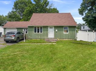 37 Old Barn Rd S, Stamford, CT 06905