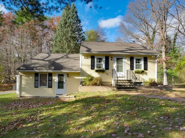 22 Granite St, Medway, MA 02053