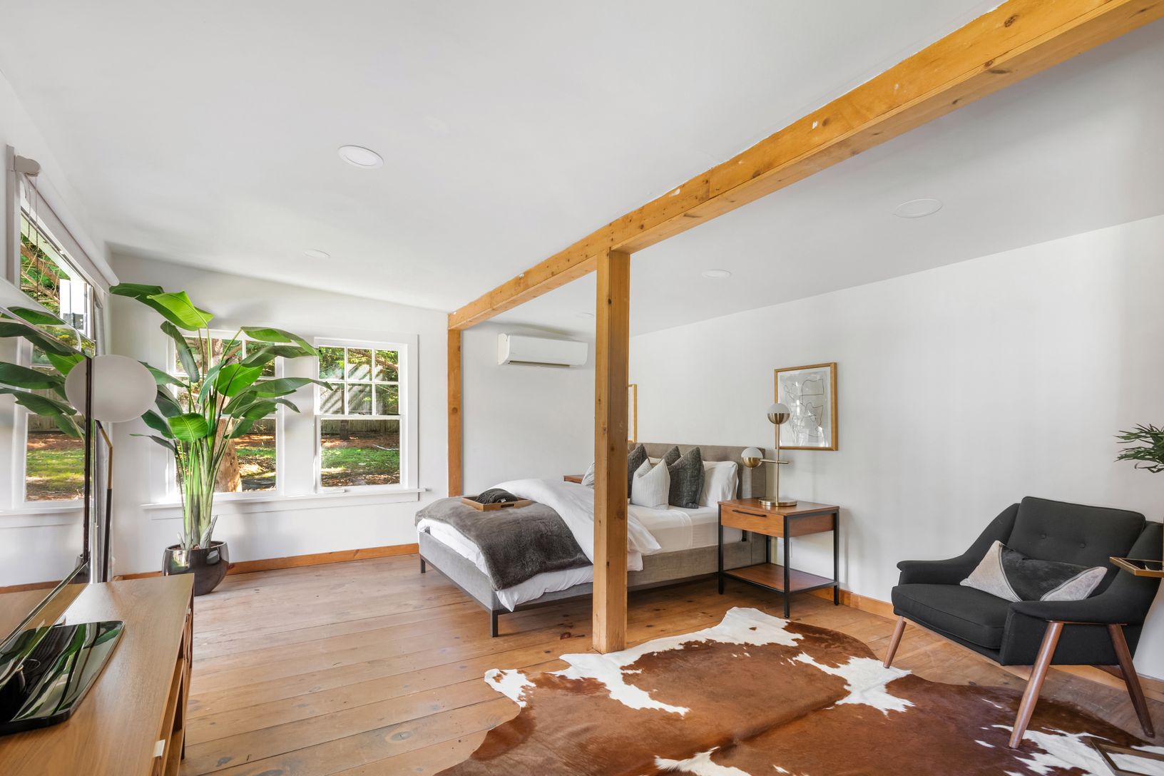  Detached Out Building Bonus Room