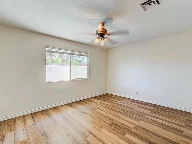 557 Canosa Ave — Photo 28