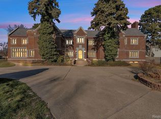 16761 E Jefferson Ave, Grosse Pointe Park, MI 48230