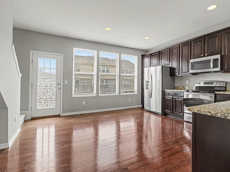 27971 Middleton Dr — Photo 5