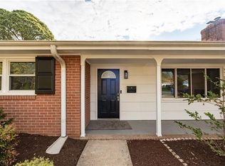 16 McKinley Dr, Newport News, VA 23608