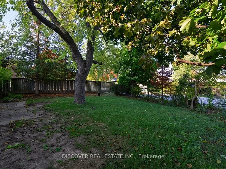 14 Donata Dr — Photo 26