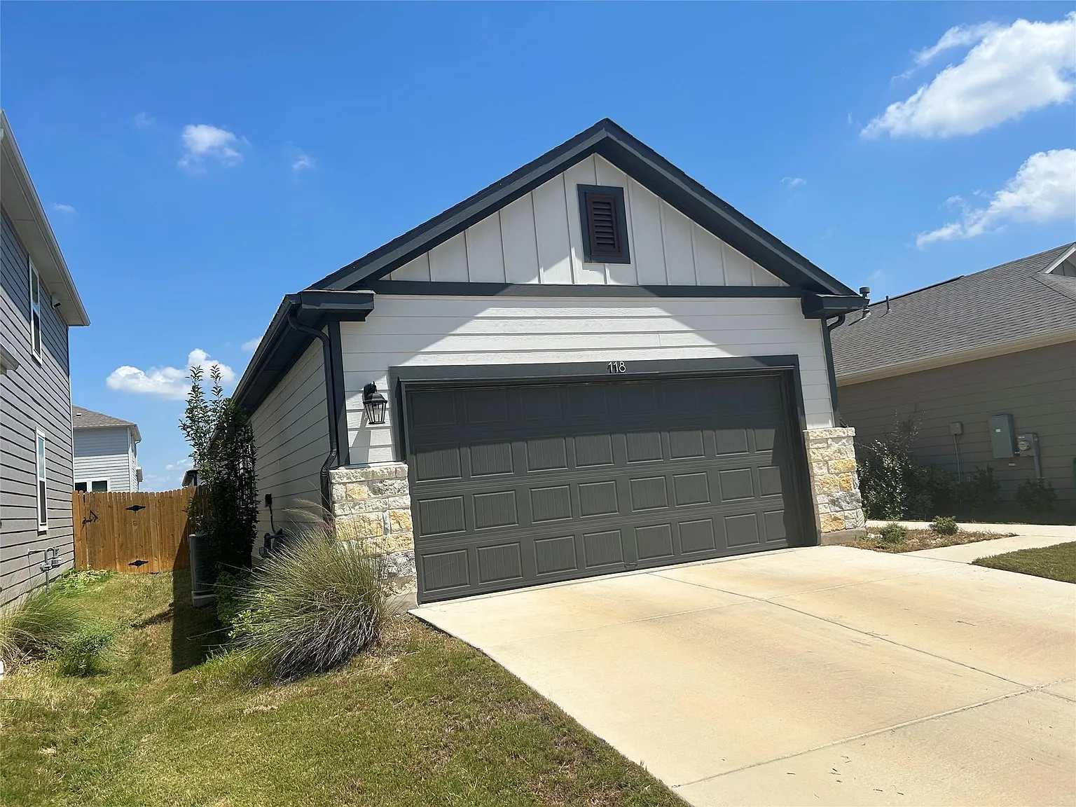 4 bed, 2.0 bath, 1531 sqft, $2,100 — Photo 2