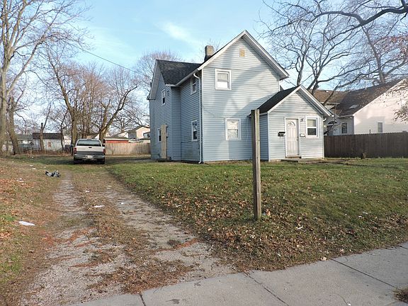 2nd image of 82 Rose Ave